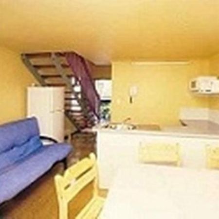 Lake Tinaroo Terraces Motel Ruang foto